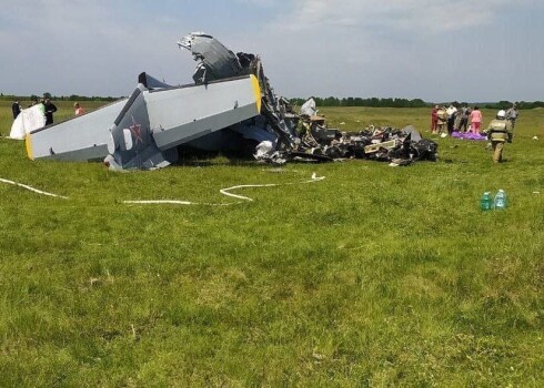 Летчики погибли сразу: в Кемеровской области разбился самолет со спортсменами-парашютистами