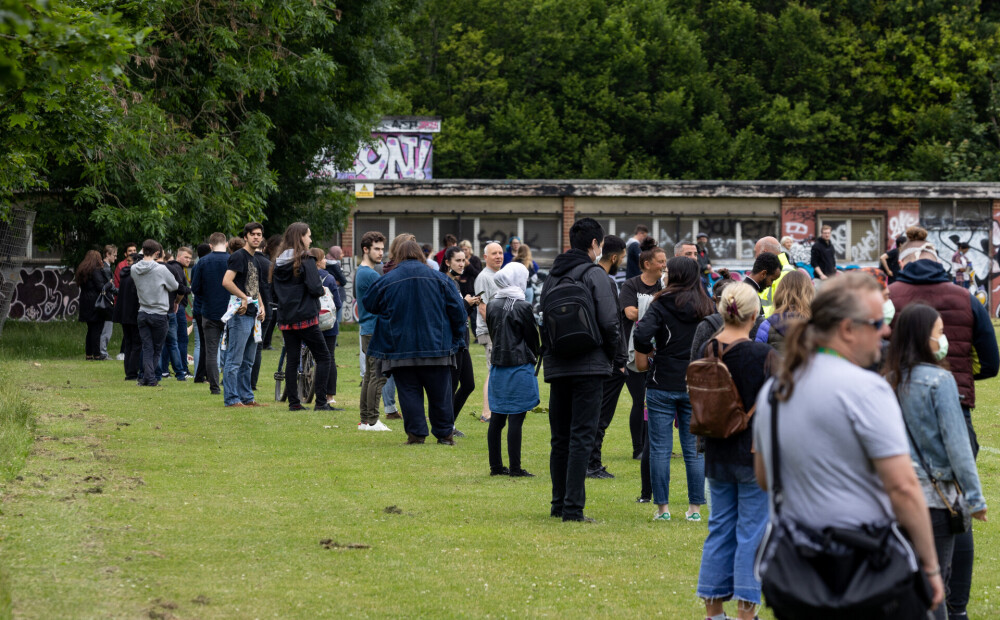 It is difficult to see the end of the queues at vaccination centers in England today