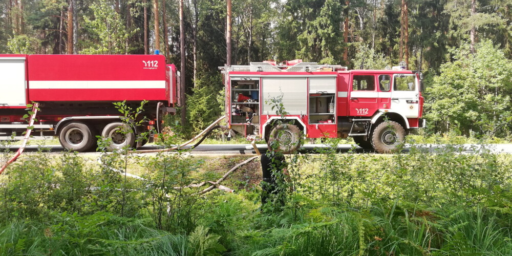 Izdevies lokalizēt septiņus hektārus lielo meža ugunsgrēku Jaunciemā