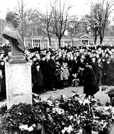 Par Staļina nāvi organizēti raudāja arī Vērmaņdārzā, tolaik – Kirova parkā.  