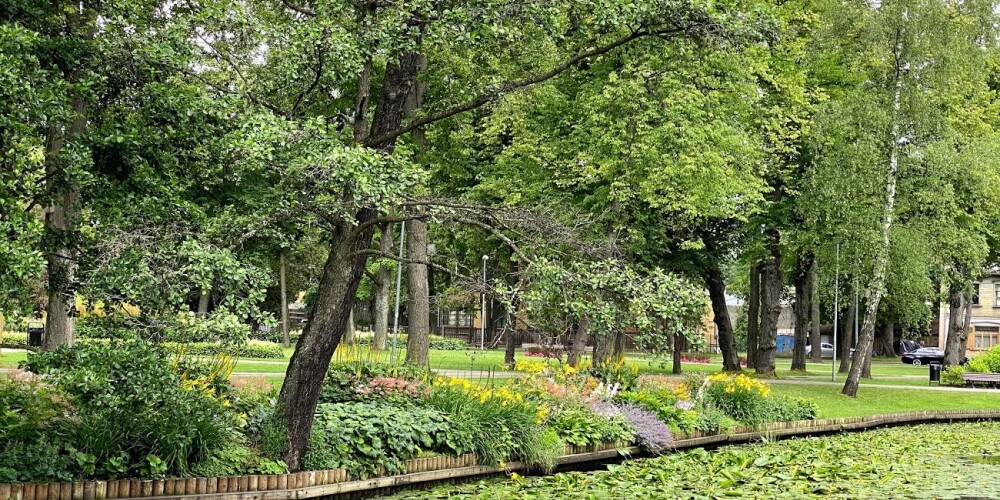 Rīgas dārzu noslēpumainā vēsture. Anitra Tooma atklāj galvaspilsētas parku mistiku