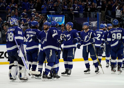 "Lightning" saber 8 ripas "Islanders" vārtos un nonāk soļa attālumā no Stenlija kausa fināla