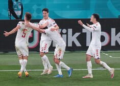 Dānijas futbolisti sagrauj Krieviju un iekļūst astotdaļfinālā