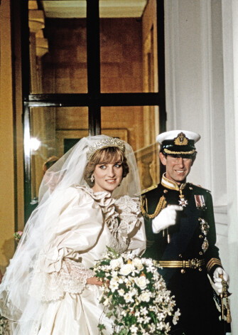 Princese Diāna un princis Čārlzs kāzu dienā 1981. gadā.