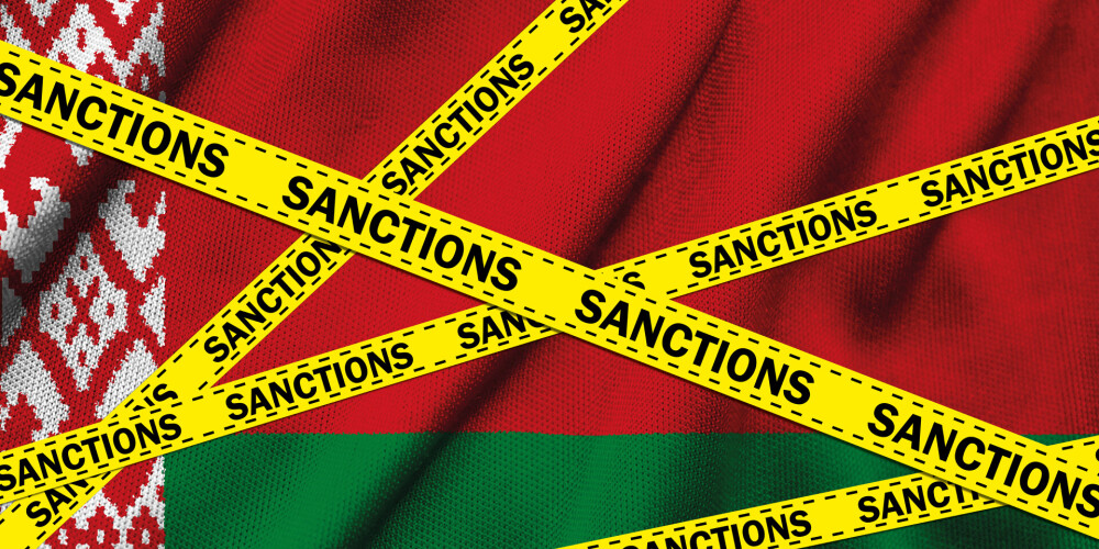 Евросоюз ввел секторальные санкции против Беларуси. Что это значит?