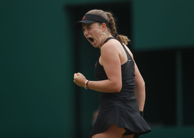 Latvijas sieviešu tenisa pirmā rakete Ostapenko sasniedz Īstbornas "WTA 500" turnīra pusfinālu