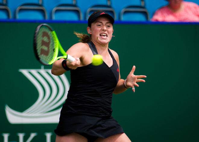 Ostapenko pārī ar Gofu piedzīvo zaudējumu Īstbornas "WTA 500" dubultspēļu turnīra ceturtdaļfinālā