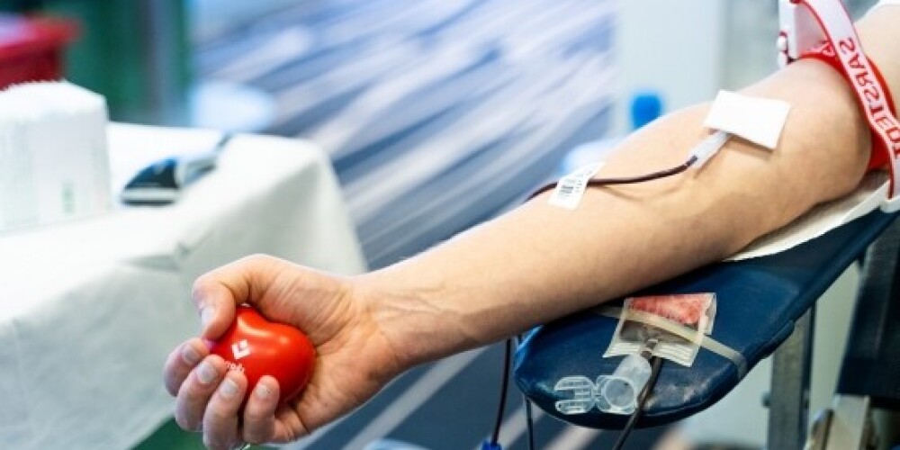 VADC aicina atsaukties: pēc svētkiem asins krājums ir kritiskā stāvoklī
