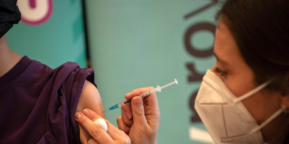 Темп вакцинации от Covid-19 увеличивается, в понедельник прививки получили 12 073 человека