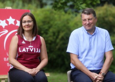 Rīgas domes priekšsēdētāja vietniece Linda Ozola un Latvijas Basketbola savienības prezidents Raimonds Vējonis piedalās preses konferencē, kurā informē par FIBA U19 Pasaules kausa izcīņas norisi.