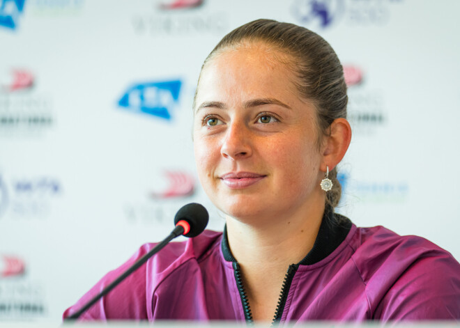 Ostapenko Vimbldonas čempionāta pirmās kārtas spēle lietus dēļ atlikta uz citu dienu