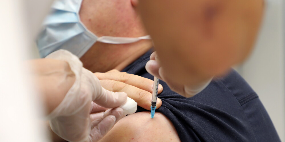 Первую прививку от Covid-19 получили более 170 000 лиц старше 60 лет