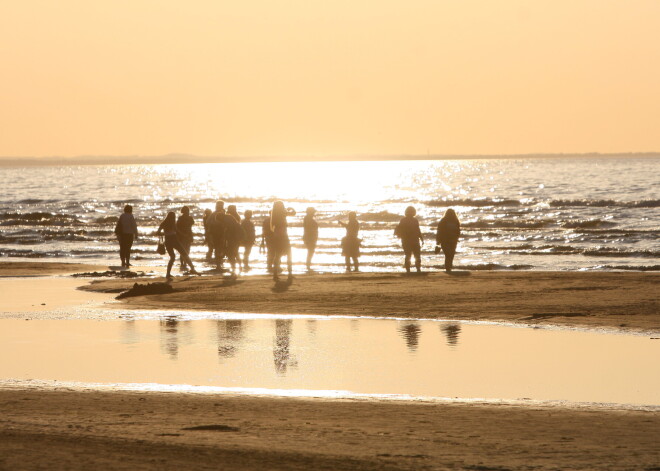 Šogad piedzīvots vissiltākais jūnijs Latvijas novērojumu vēsturē