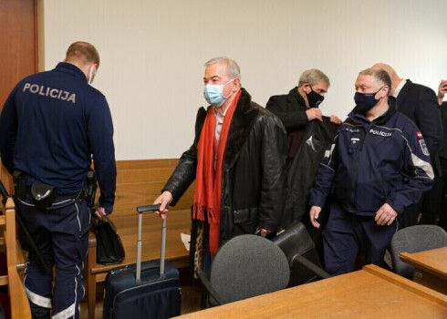 Pēc tam, kad šodien vienas balss trūkuma dēļ neizdevās ievēlēt apcietinājumā esošo Ventspils domes priekšsēdētāja amatam virzīto "Latvijai un Ventspilij" pretendentu Aivaru Lembergu, šovakar tika sasaukta "Latvijai un Ventspilij" valdes sēde.