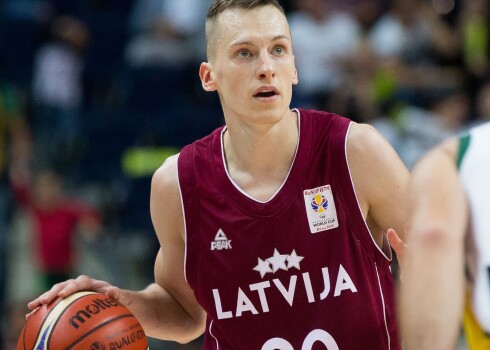 Latvijas basketbolists Kaspars Vecvagars. 