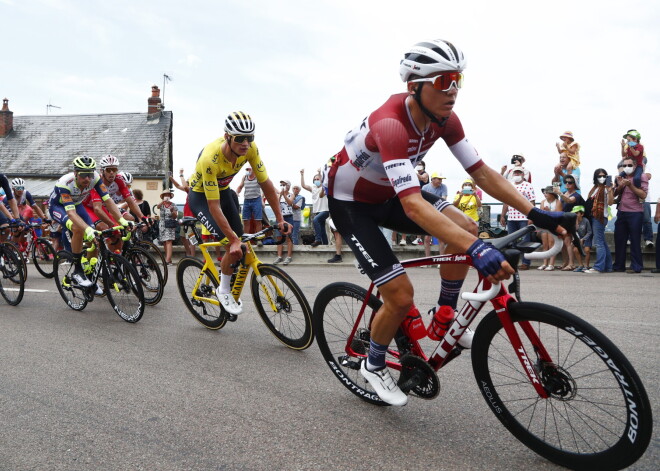 Skujiņš "Tour de France" garākajā posmā iesaistās dienas atrāvienā un izcīna augstu vietu