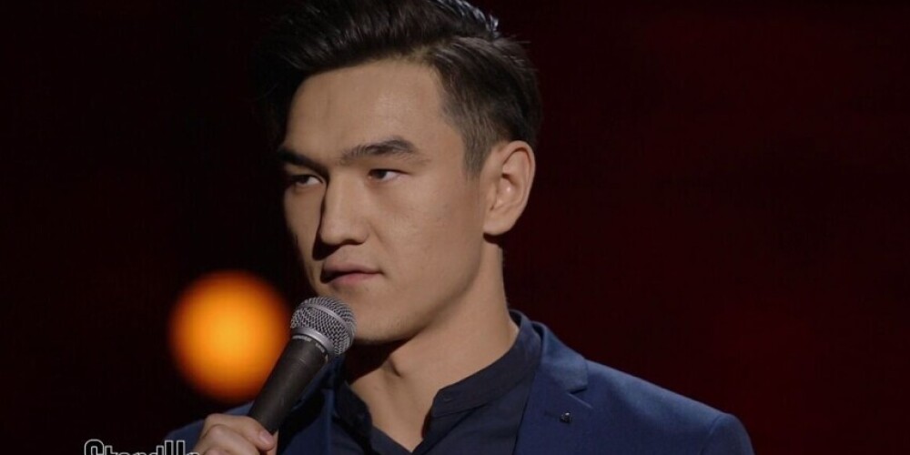 Нурлан Сабуров — казахстанский и российский комик, получивший широкую известность благодаря выступлениям в жанре стендап. В 2013 году Сабуров попробовал себя в рубрике «Открытый микрофон» в шоу «Stand Up» на ТНТ. Попав на телевидение, прославился дерзким стилем поведения и остросоциальными шутками.