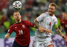 Eiropas futbola čempionāta finālturnīrā pusfinālā iekļūst arī Dānija