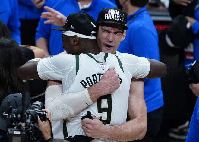 "Bucks" sestajā spēlē uzvar "Hawks" un pirmo reizi 45 gadu laikā sasniedz NBA finālu