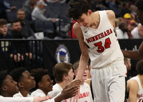 ASV izlasi pārstāvošajam Četam Holmgrenam tiek paredzēts pirmais numurs nākamā gada NBA draftā un zvaigžņota karjera. Nāamās nedēļas laikā viņš spēlēs Rīgā. 