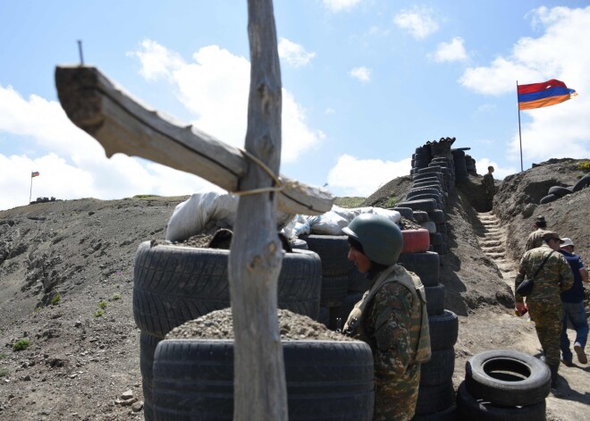 Azerbaidžāna nodevusi Armēnijai 15 gūstekņus