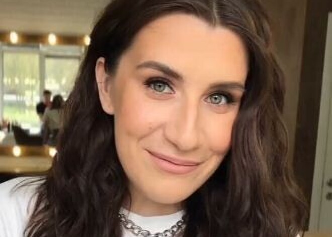 Девушке два раза ломали челюсть, и теперь она счастлива