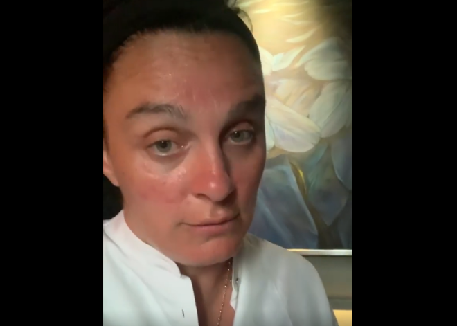 "Когда она на меня кидалась, у меня плакал ребенок": Елена Ваенга заявила, что на нее в самолете напала пьяная женщина