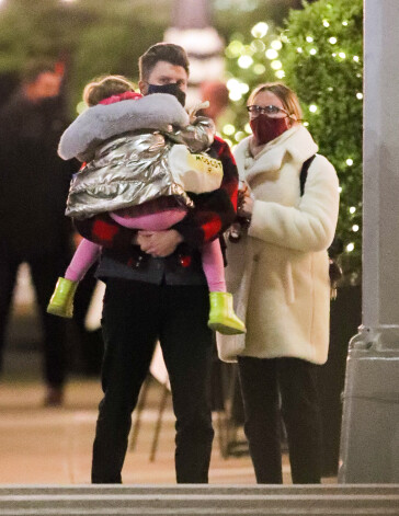 Kolins Džosts ir audžutēvs Skārletas Johansones sešus gadus vecajai meitai Rouzai, kur nākusi pasaulē aktrises iepriekšējā laulībā ar franču žurnālistu Romēnu Doriaku.