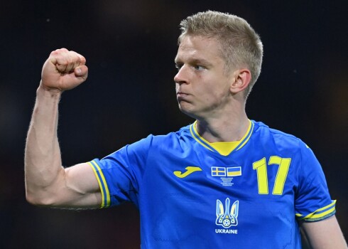 Oleksandrs Zinčenko bērnībā bija kaislīgs tagadējā Ukrainas izlases galvenā trenera Andrija Ševčenko fans. 