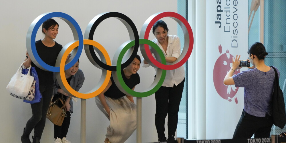 Jaunā koronavīrusa dēļ Tokijā pirms olimpiskajām spēlēm tiks izsludināta ārkārtējā situācija