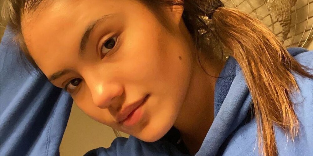 Эмма Радукану (англ. Emma Raducanu; родилась 13 ноября 2002, Торонто, Канада) — британская профессиональная теннисистка.В июне 2021 года дебютировала на Уимблдонском турнире. Обыграла Виталию Дьяченко и Маркету Вондроушову. Стала самой молодой британской теннисисткой, вышедшей в третий раунд Уимблдонского турнира после Елены Балтачи. После победы над Сораной Кырстя в третьем раунде стала самой молодой британской теннисисткой в истории, вышедшей в четвертый раунд (на тот момент ей было 18 лет и 239 дней). В матче четвертого раунда Уимблдонского турнира против Айлы Томлянович снялась с игры во втором сете из-за «проблем с дыханием»