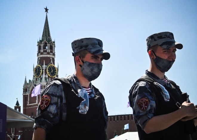 Krievijā uzplaucis viltoto vakcinēšanās sertifikātu melnais tirgus