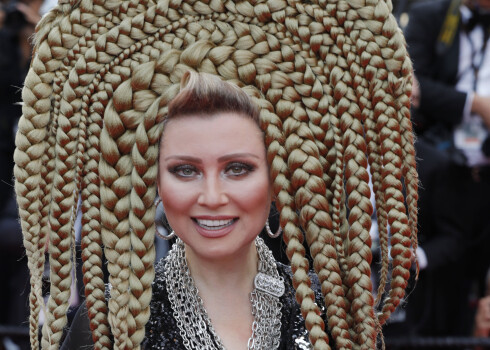 Волосатый кокошник Лены Лениной стал посмешищем Каннского фестиваля