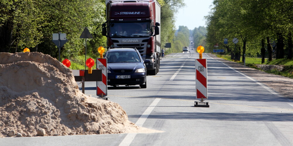 За миллион евро обновят покрытие на дорогах Яунмарупе-Скулте и Иманта-Бабите