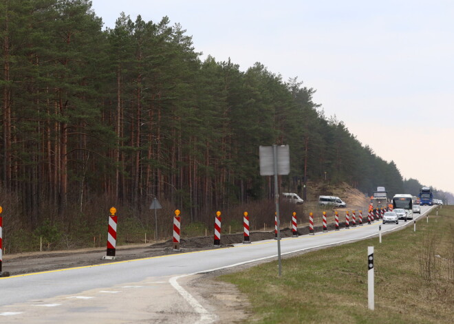 Водителям придется потерпеть - жара вносит коррективы в работу "дорожников"
