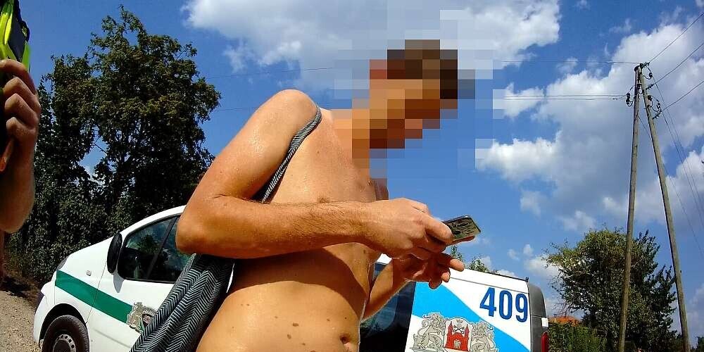 В Риге в купальной зоне заметили мужчину со свойственным педофилу поведением