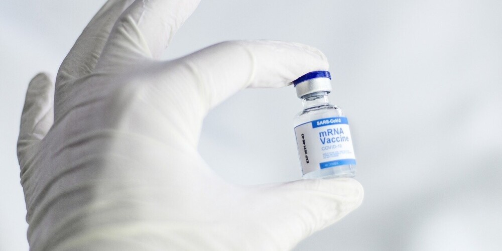 Латвия в целях ревакцинации будет закупать вакцины от Covid-19 еще два года