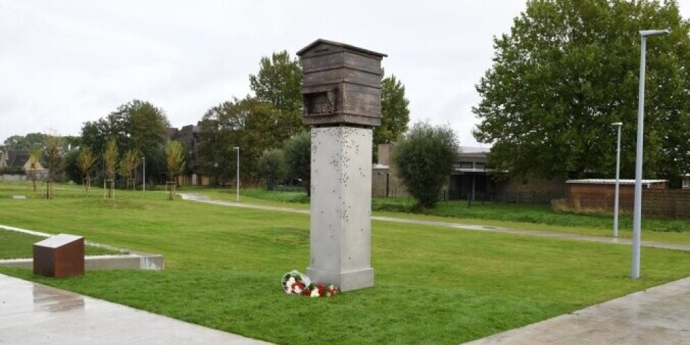 "Наших легионеров приравнивают к нацистам!": в Бельгии сносят памятник латышским солдатам
