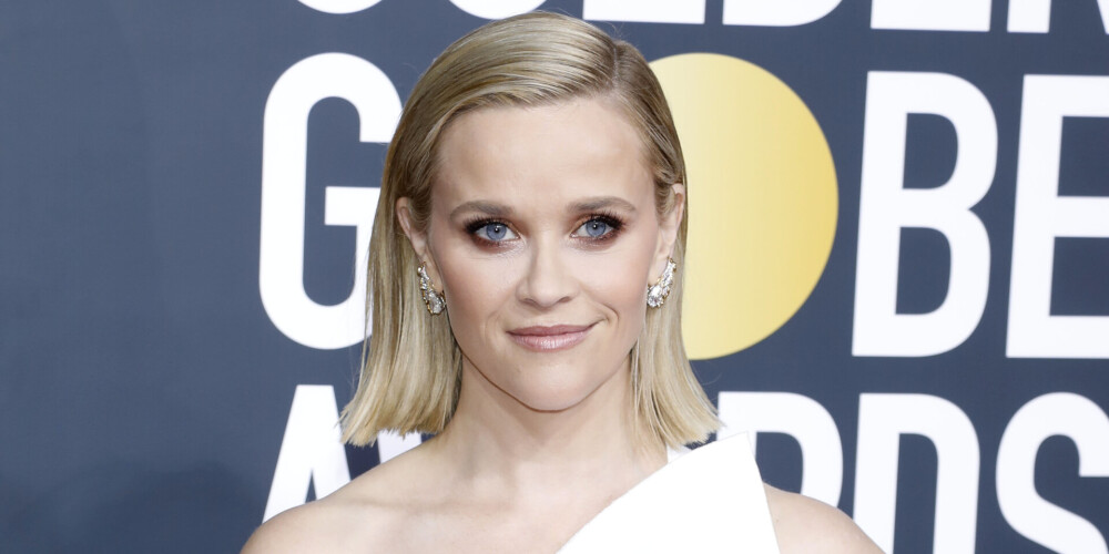 Ло́ра Джин Риз Уи́зерспун (англ. Laura Jeanne Reese Witherspoon; род. 22 марта 1976, Новый Орлеан, Луизиана) — американская актриса и продюсер. Прорывом для неё стала роль Элль Вудс в комедии «Блондинка в законе», принёсшая актрисе номинацию на премию «Золотой глобус». Широкое признание критиков Риз получила, сыграв Джун Картер, жену Джонни Кэша, в фильме «Переступить черту». За эту роль актриса была удостоена многочисленных наград, включая: «Оскар», «Золотой глобус», BAFTA и премии Американской Гильдии киноактёров в категории «Лучшая актриса».