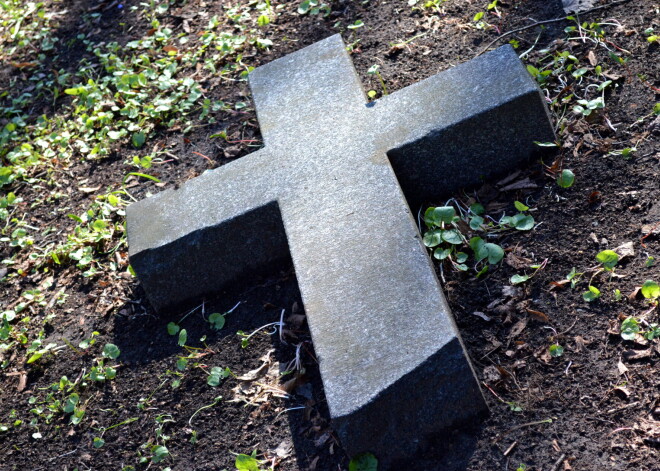 Полиция: под прикрытием религиозных идей Neatkarība Balt. заставляла людей заниматься рабским трудом