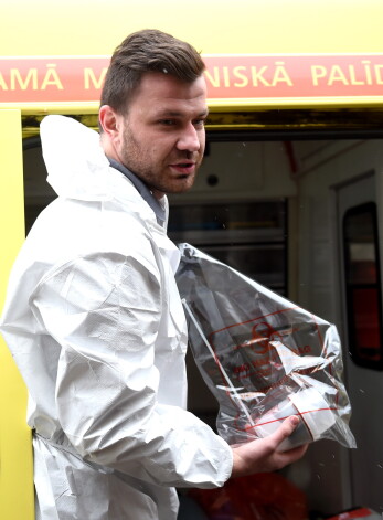 Pērn februārī Genādijs Rusanovs sāka doties kovida izsaukumos. Tieši viņš bija ņēma analīzes Latvijā pirmajai jaunā koronavīrusa pacientei.