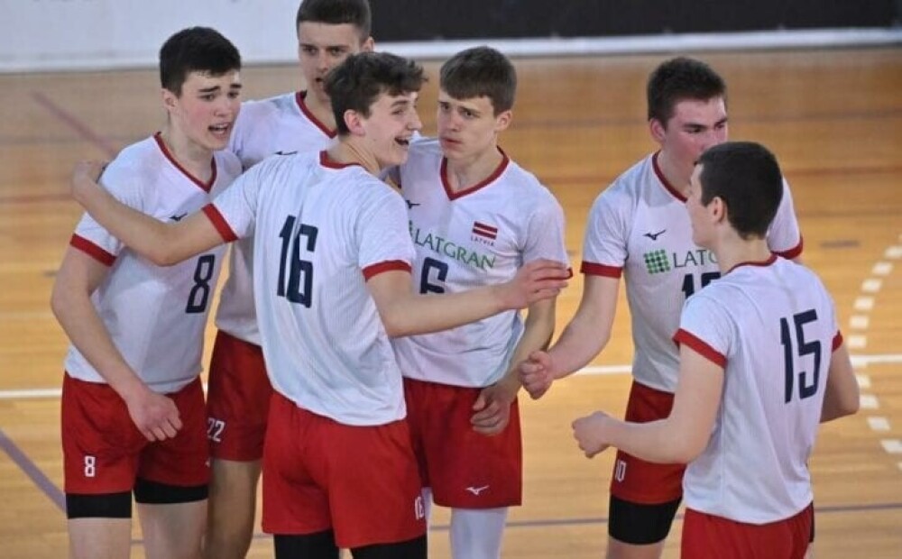 Latvijas U-17 volejbola izlase debijas reizē Eiropas čempionātā cīnīsies par 7. vietu