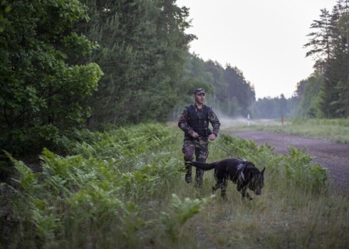 Cīņā ar nelegālo migrantu plūsmu uz Baltkrievijas robežas Lietuvai talkā nāks "Frontex"