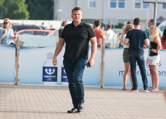 Šlesers pēc astoņiem gadiem atkal "uzpeld" politikā ar savu astoto partijprojektu