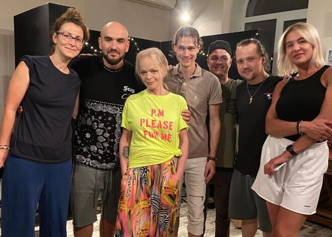 "Выбирала из обычного меню": официантка раскрыла, чем питается похудевшая Долина