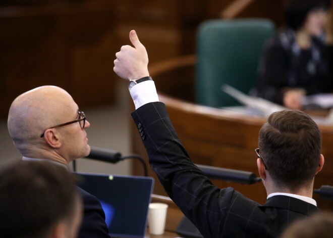 Проект поправок об увольнении работников без Covid-сертификата ушел в Сейм