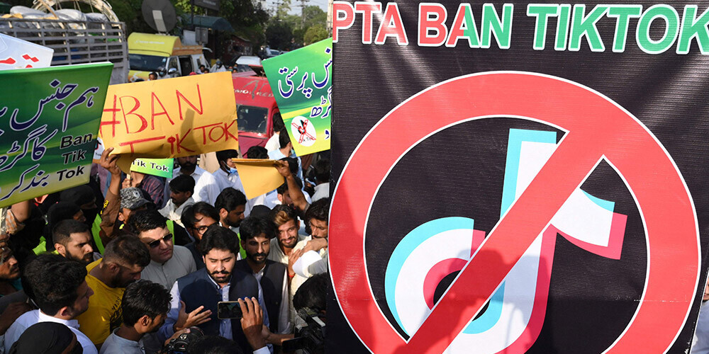 Pakistāna aizliedz "TikTok", jo tur atrodams "amorāls un piedauzīgs" saturs
