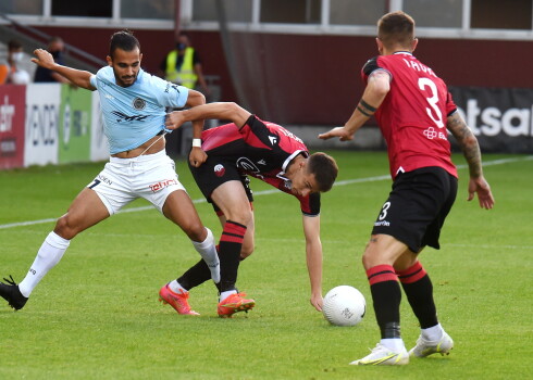 UEFA Konferences līgas kvalifikācijas otrās kārtas pirmā spēle starp futbola komandām "Riga" un Tetovo "Škendija" Skonto stadionā.