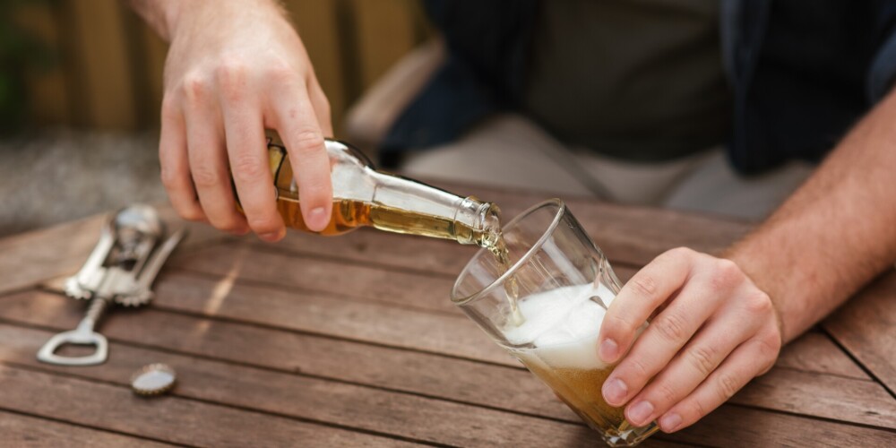 Veselības ministrija piedāvā 36 pasākumu kompleksu alkohola patēriņa mazināšanai Latvijā