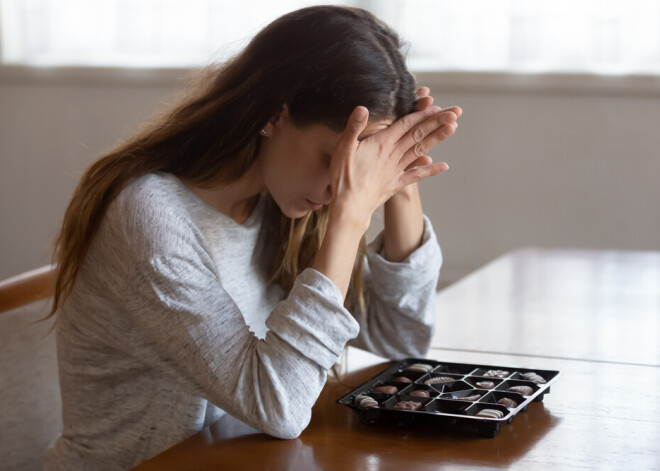 Почему головная боль проходит после употребления сладкого